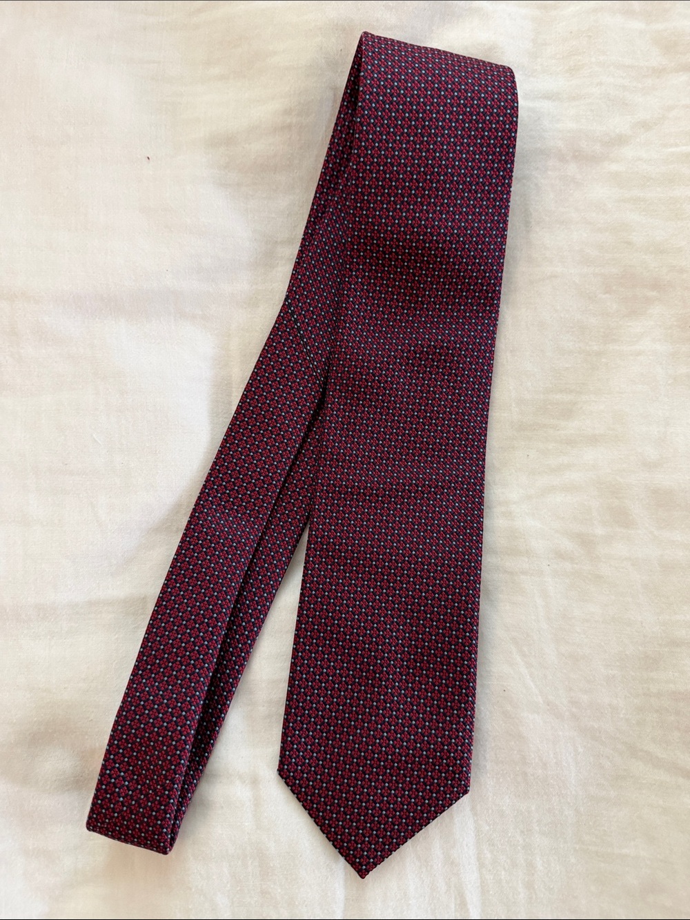 Men's Burgundy Micro-Pattern Silk Tie
